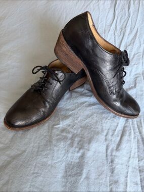 Frye and Co Size 8 Black Carson Lace Up Oxford